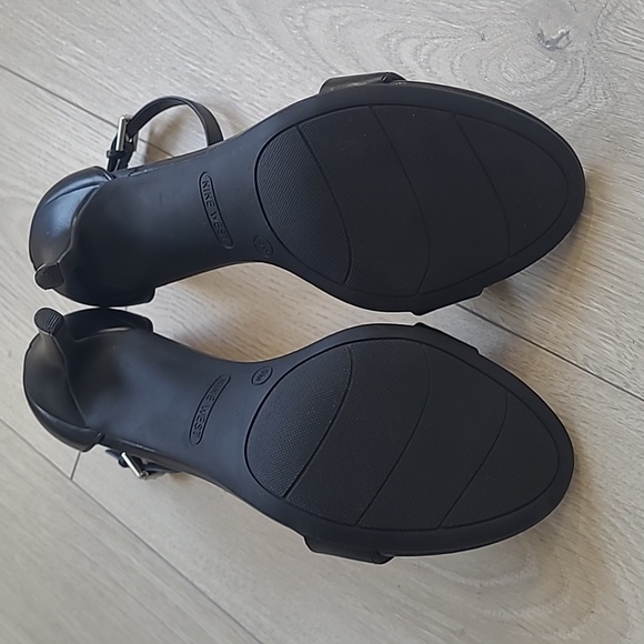 Nine West Black Leather Heeled Strappy Sandals - Picture 3 of 5